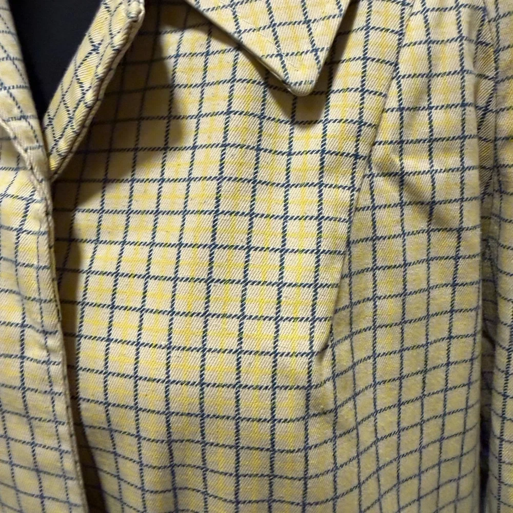1960s Vintage Sears Stylish Beige and Black Checkered Trench Coat - Picture 3 of 10